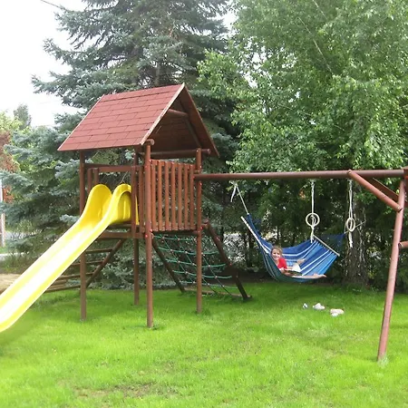 Apartment Schieszl 1 *